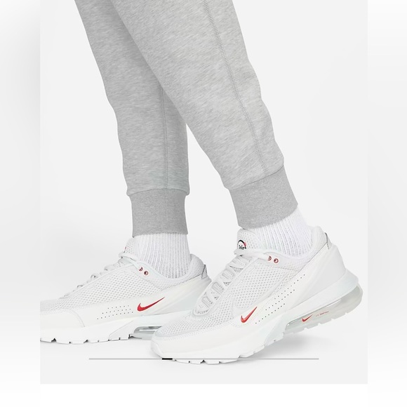 NEW Nike Tech Joggers - Picture 3 of 7